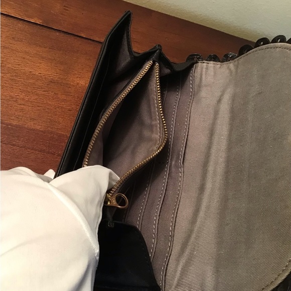 See by Chloe Black Scalloped Trim Wallet - Picture 4 of 10